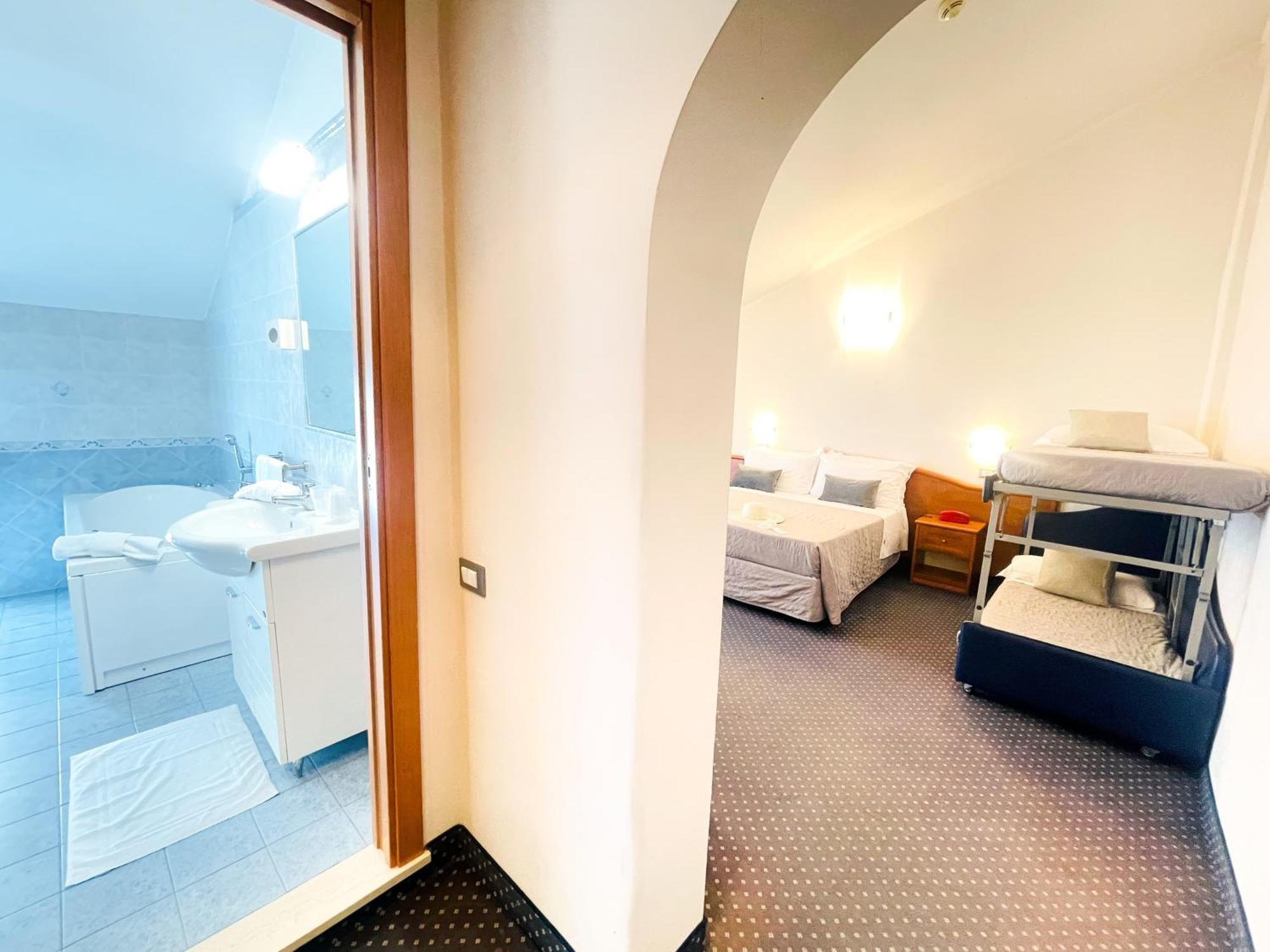 Hotel Bolognese Μπελάρια-Ιτζέα Μαρίνα Εξωτερικό φωτογραφία